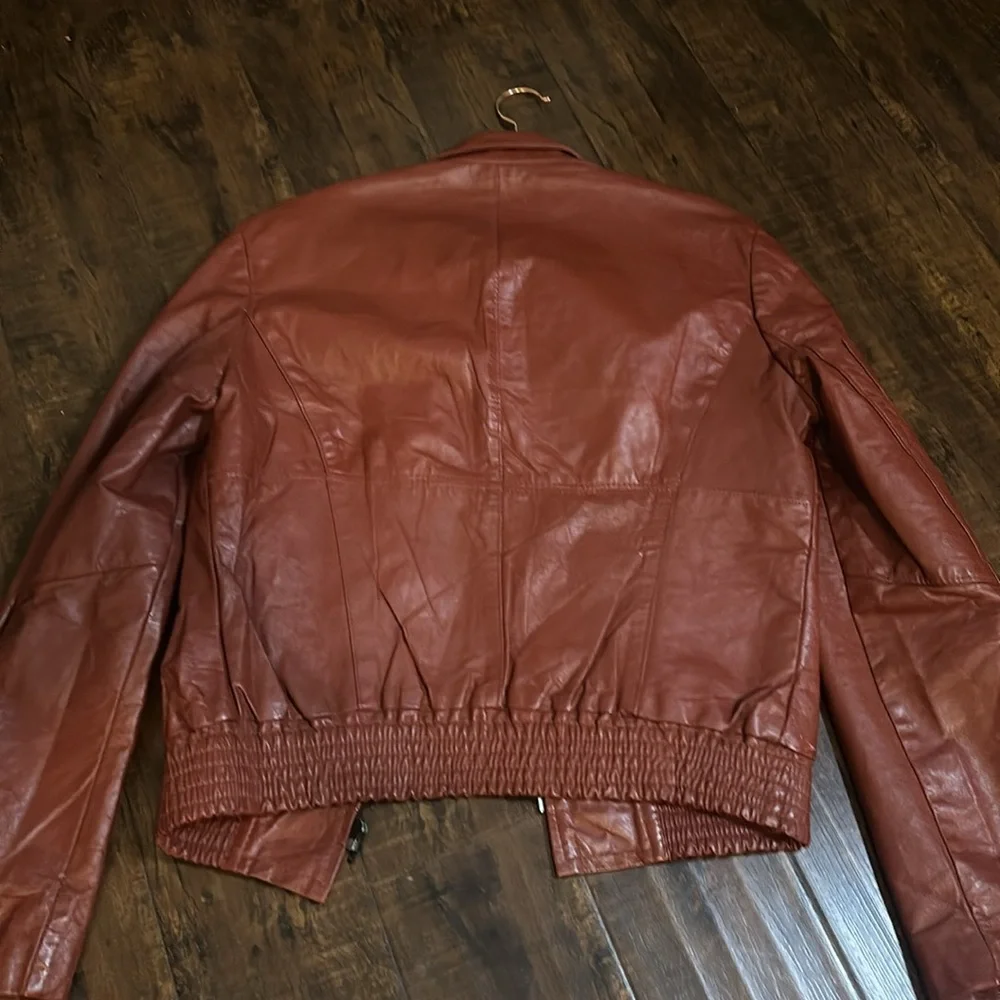True Vintage Red Leather Jacket Size 42
Would fit M-L - Picture 4 of 4